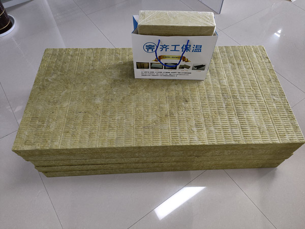 巖棉保溫板密度多少只因產品性能各異